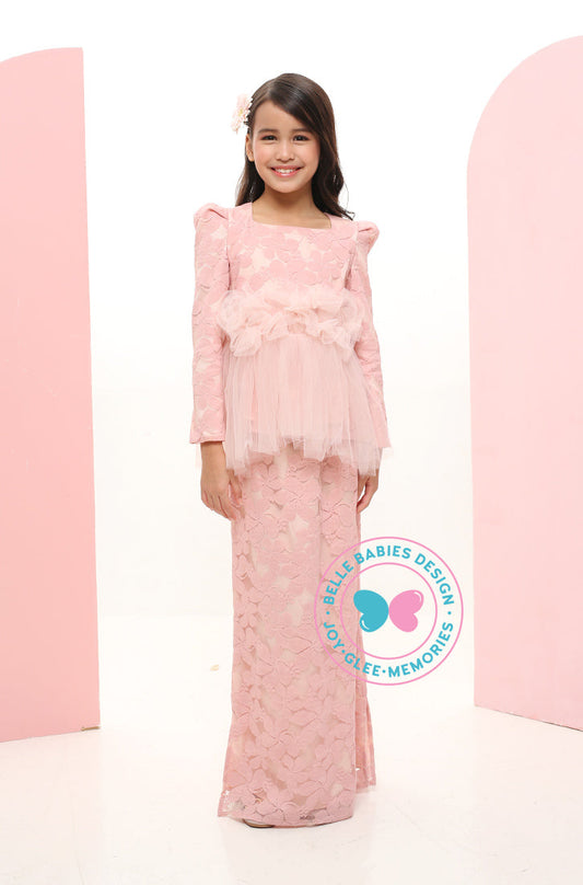 Timeless Charm 2024: Modern Tulle & Lace Kurung in Peach Pink