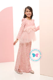 Timeless Charm 2024: Modern Tulle & Lace Kurung in Peach Pink