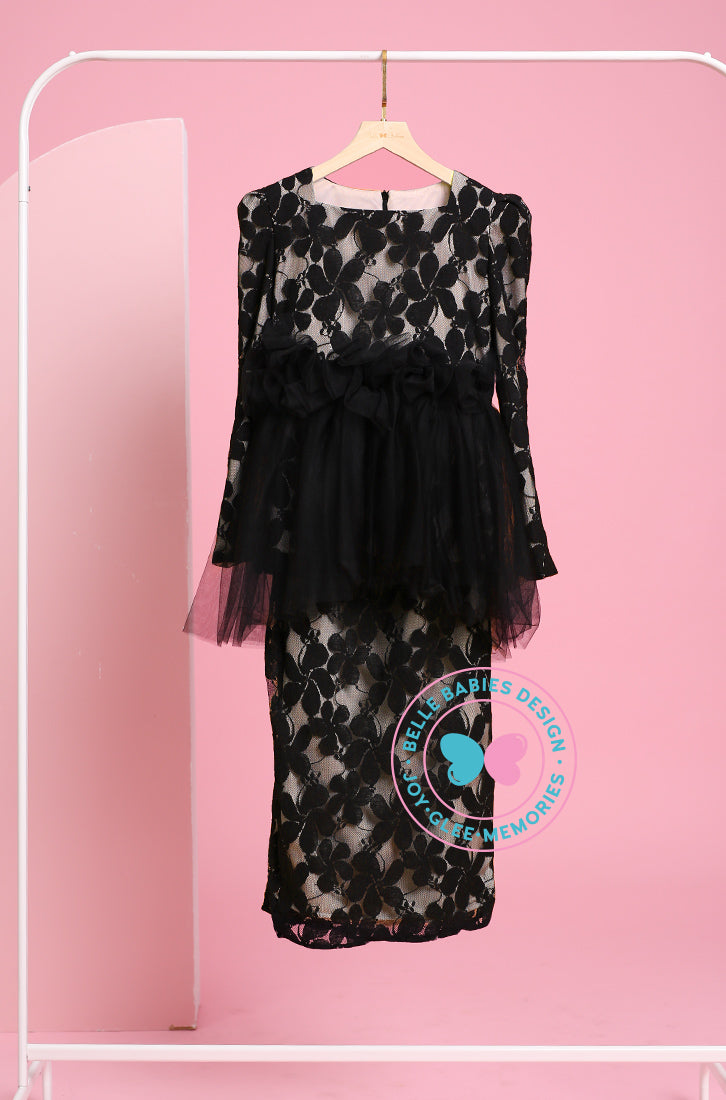 Timeless Charm 2024: Modern Tulle & Lace Kurung in black